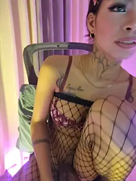 DoriDelux20 live sex cam