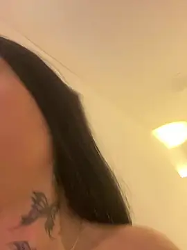 Veronicaa_lodge1's cam snapshot