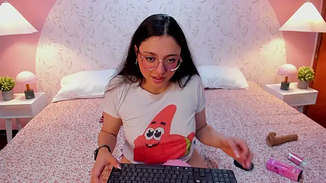 Angelie_Rosebrm's cam snapshot