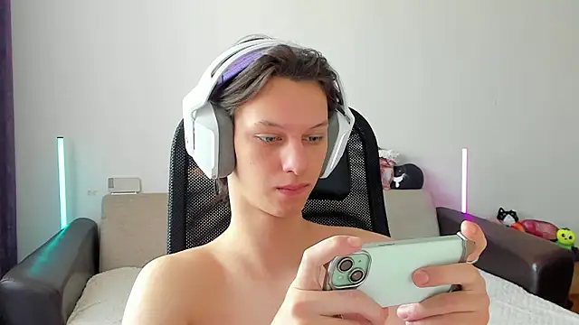 Ostin_meow live sex cam