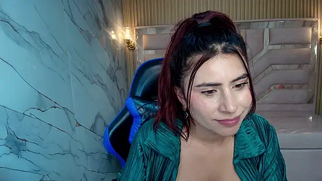 Elizabeth__r's cam snapshot