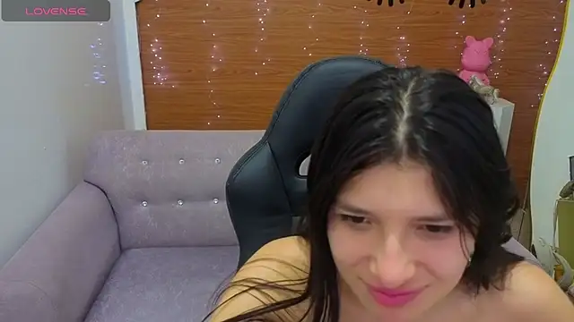 mila_t_'s cam snapshot