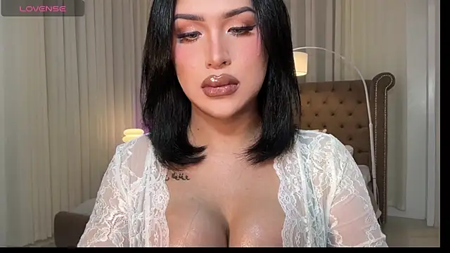 Your_Majesty_Tyra live sex cam