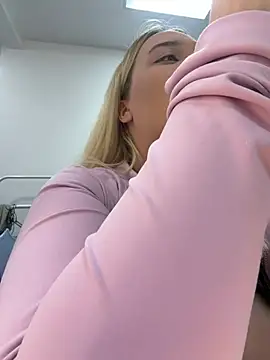 KilianaNoir live sex cam