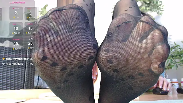 Squirtmania live sex cam