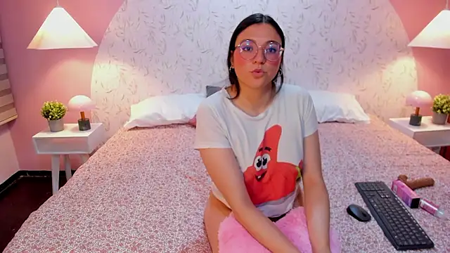 Angelie_Rosebrm's cam snapshot