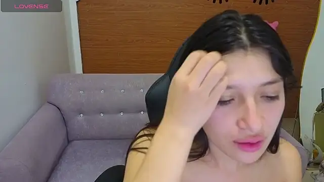 mila_t_'s cam snapshot