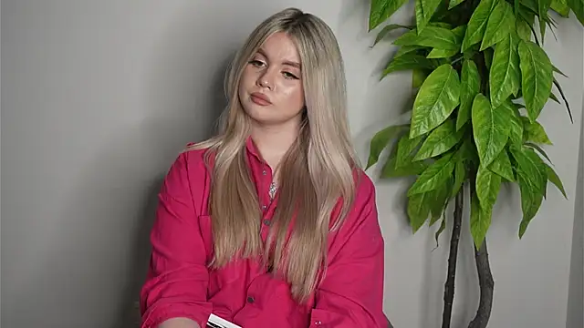 ScarletBohl's cam snapshot