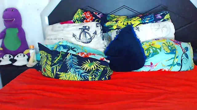 Bulkyyass live sex cam