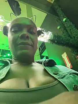 TilaTotti live sex cam