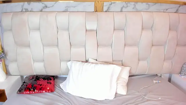 Scaarlett_22_ live sex cam