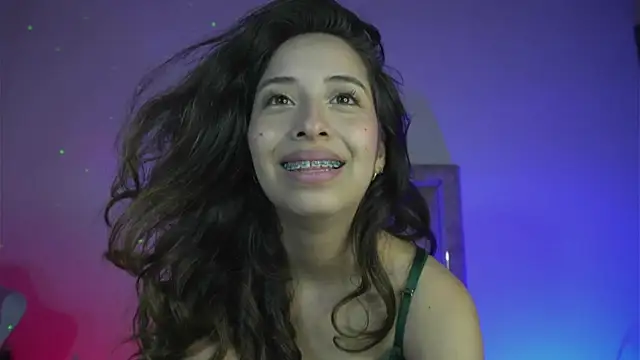 little-Emma's cam snapshot