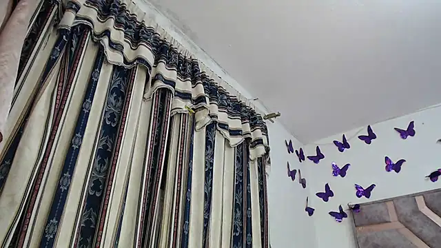 Anny-Fox's cam snapshot