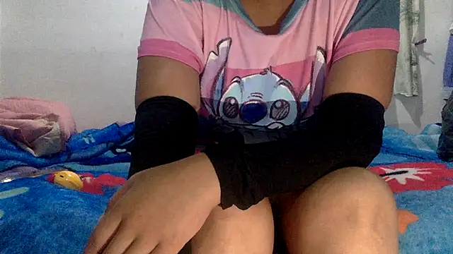 sharonlopez9611 live sex cam