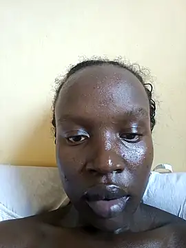 Juicylittle_slute live sex cam