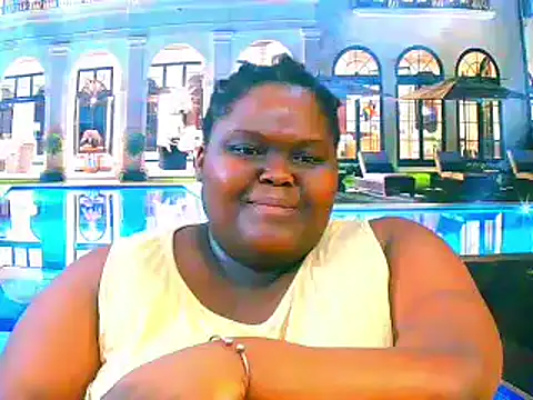 EbonyHotBuns's cam snapshot