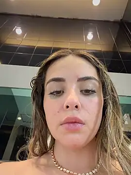 Alirawrz live sex cam