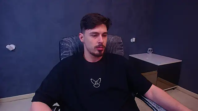 EnzoRace live sex cam