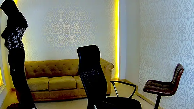 MaxKaiden live sex cam