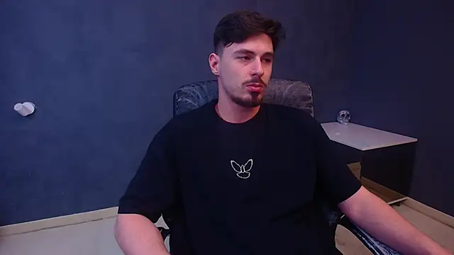 EnzoRace live sex cam