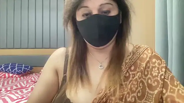 sassypooja live sex cam