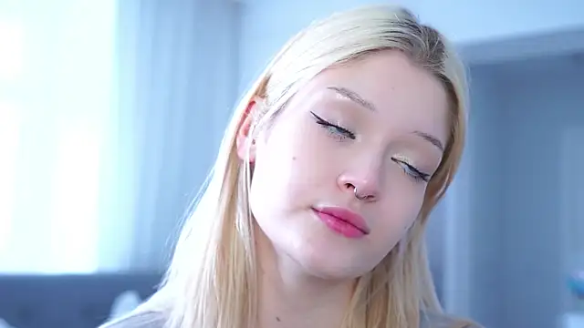 TaraBomstad's cam snapshot