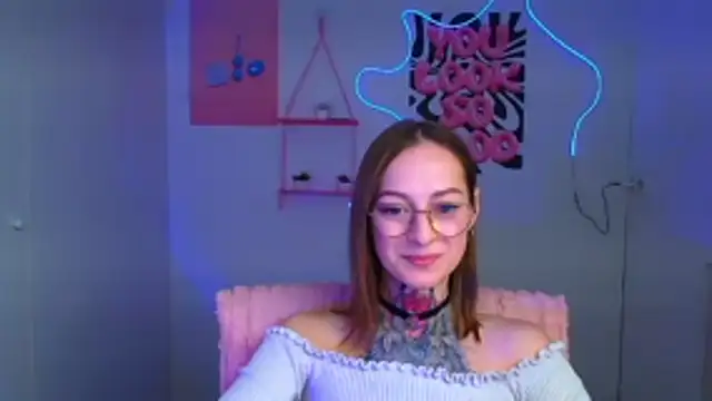 Esmi_Winter's cam snapshot