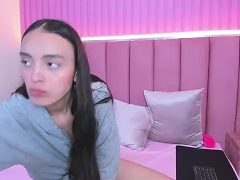 LolaWhite's cam snapshot