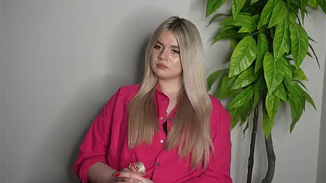 ScarletBohl's cam snapshot