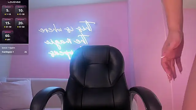 BellaThompsonX's cam snapshot