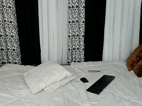 AikaMolina live sex cam