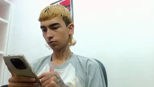 ttimy_x_boy live sex cam