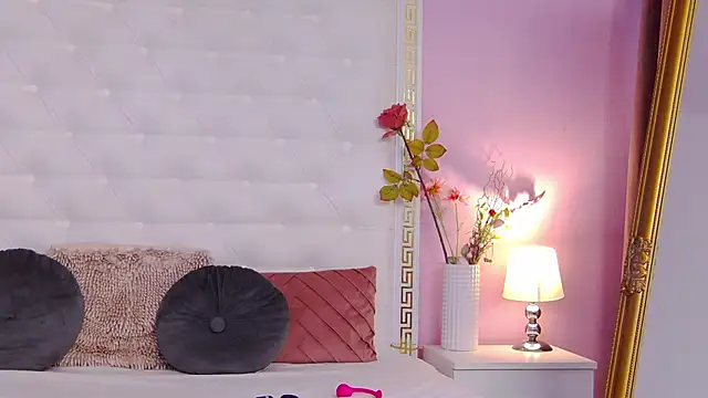 Lenna_Paul live sex cam