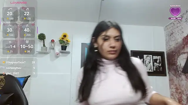 gigi_gilt_'s cam snapshot