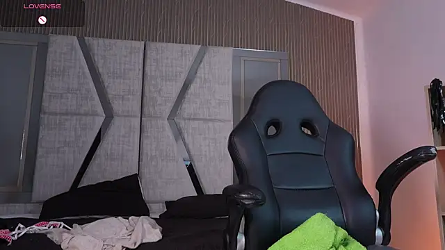 CleeoAdams_'s cam snapshot