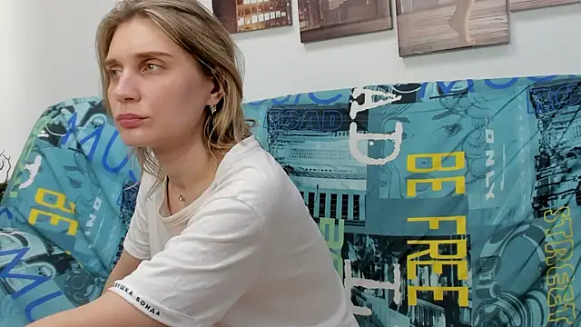 Tenderly_Sophie's cam snapshot