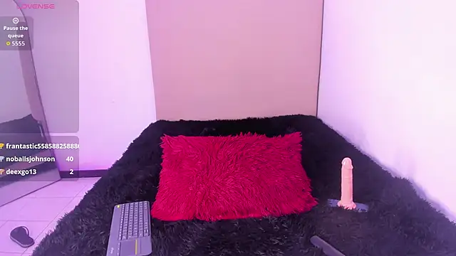 im_tiffany_'s cam snapshot