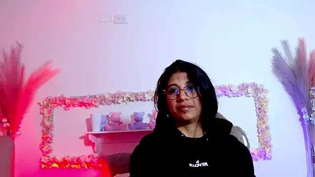 sharlotaustral18's cam snapshot