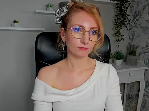 CinderellaMoon's cam snapshot