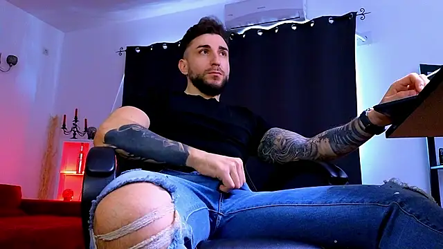 MightyAaron66's cam snapshot