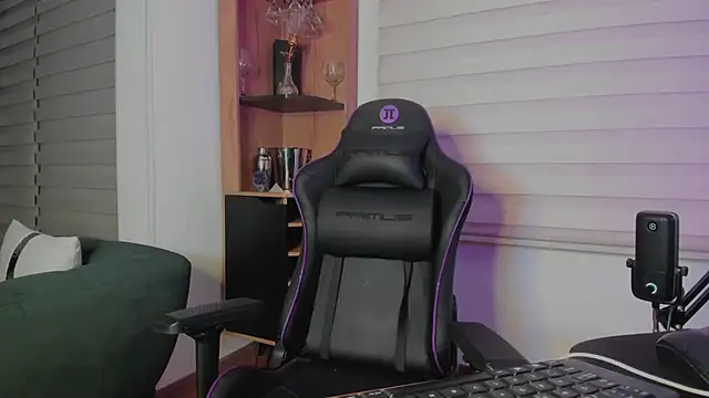 alejooo_twink's cam snapshot