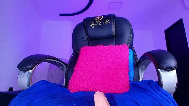 naomi_kyse live sex cam