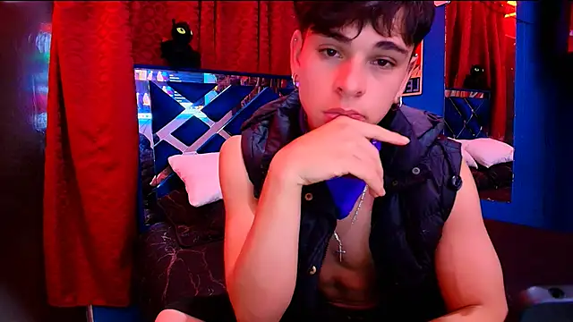 Luke_Howland's cam snapshot