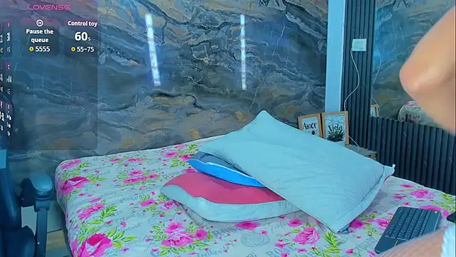 Skarleth_queen live sex cam