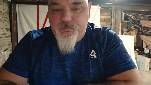 Newfiesausage1972 live sex cam