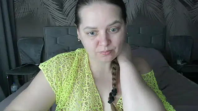 uliastar live sex cam