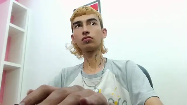 ttimy_x_boy live sex cam