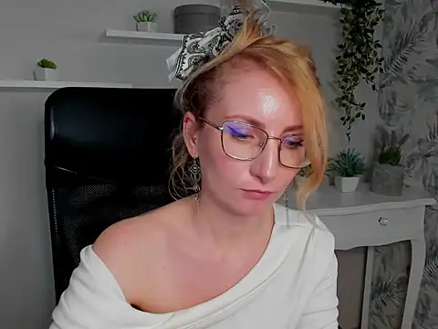 CinderellaMoon's cam snapshot