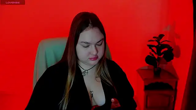 Sofiawetsweet live sex cam