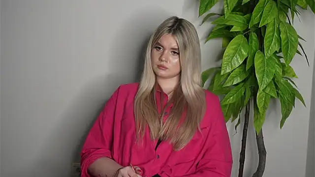 ScarletBohl live sex cam